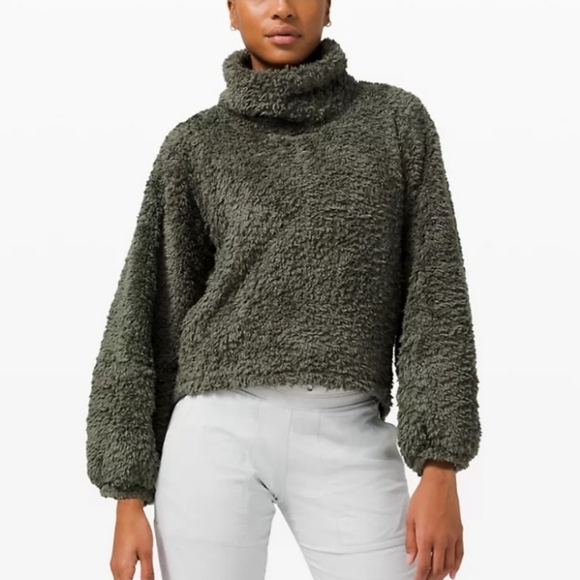 lululemon athletica Jackets & Blazers - LULULEMON Warm Restore Sherpa Fleece Pullover in Army Green Size M/L